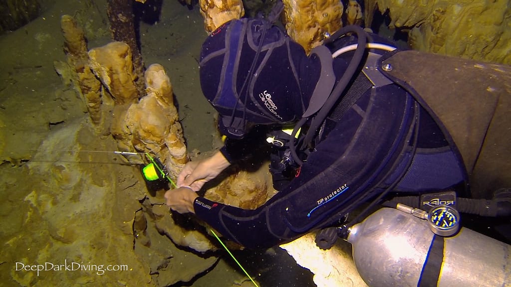 Installing a jump spool in Cenote Minotauro