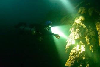Hell's bells formation in Cenote Maravilla