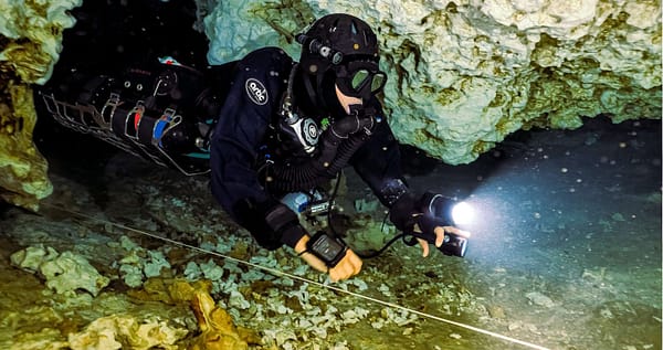 Rebreather diving - CCR Cave diving