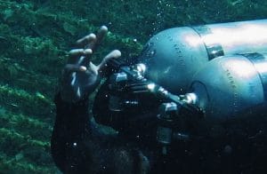 Manipulación de válvula en configuración backmount | Cave Diving in Yucatan - Mexico Manipulación de válvula en configuración backmount